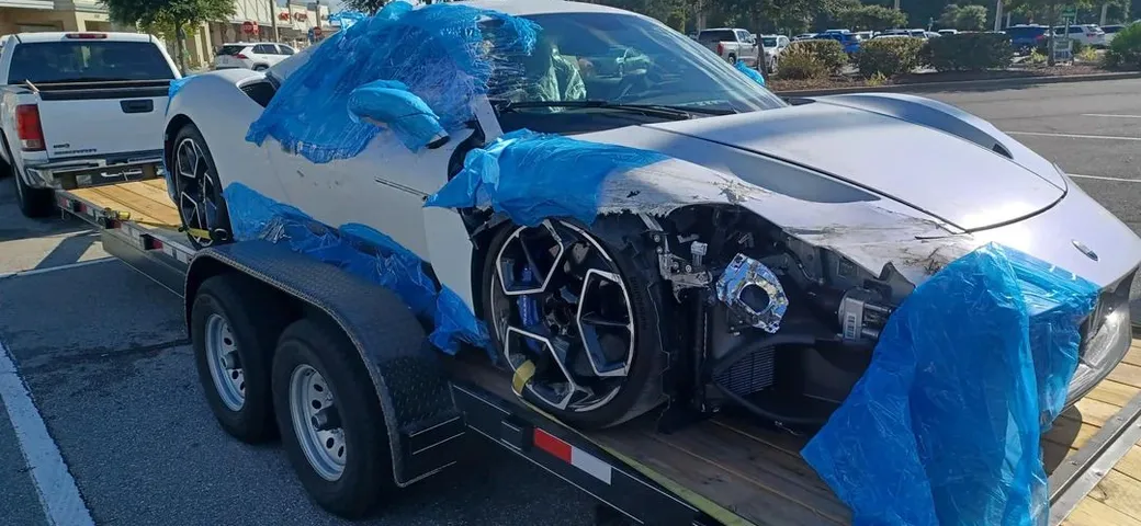 Brutto incidente per una Maserati MC20, la supercar italiana è da buttare