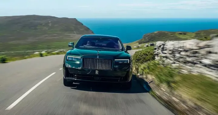 Rolls-Royce Black Badge Ghost Tourist Trophy: omaggio esclusivo alla vittoria del 1906