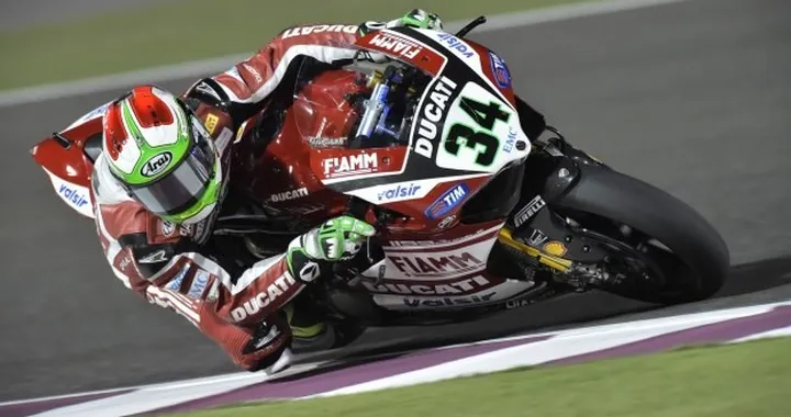 SBK Qatar 2014: Giugliano conquista il Day-1 su Rea e Guintoli, Sykes 8°, Melandri fuori dalla SP2