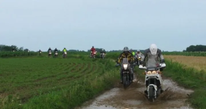 Foto del giorno: offroad vero con una Cagiva Elefant