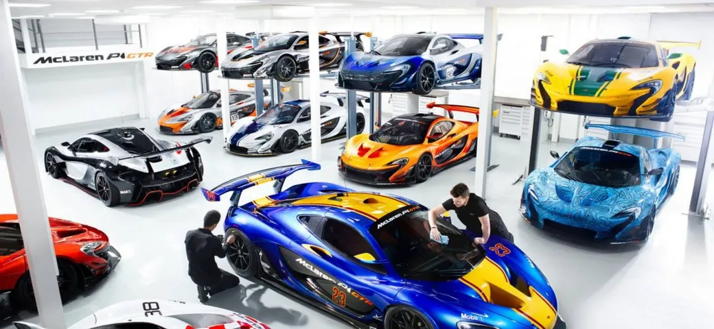 Il garage delle McLaren P1 GTR