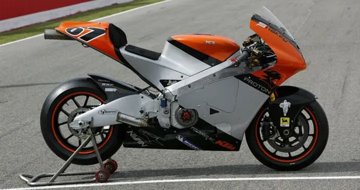 KTM RC16: la MotoGP si tinge d'arancio