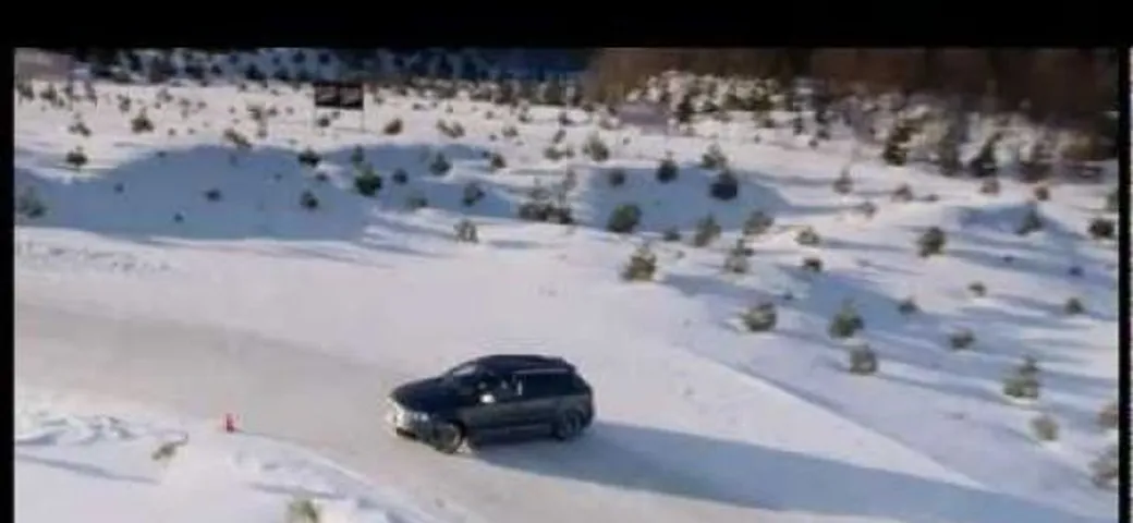 Audi RS3: drifting sulla neve