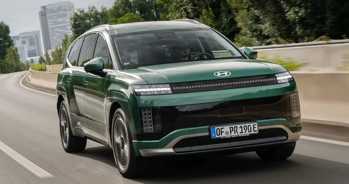Hyundai protagonista al Salone Auto Torino 2025 con Ioniq 9 e Insteroid