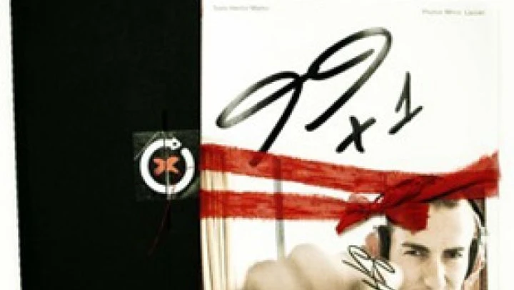 99+1, fotolibro di Jorge Lorenzo by Mirco Lazzari