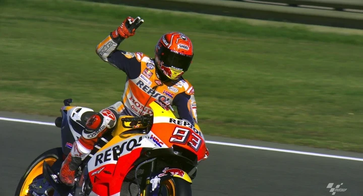 MotoGP Valencia 2017, qualifiche: Marquez pole con caduta. Dovizioso 9°