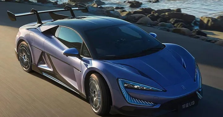 BYD lancia un'auto supersportiva elettrica da 960 kW