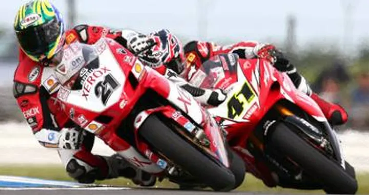 Bayliss trionfa anche a Silverstone