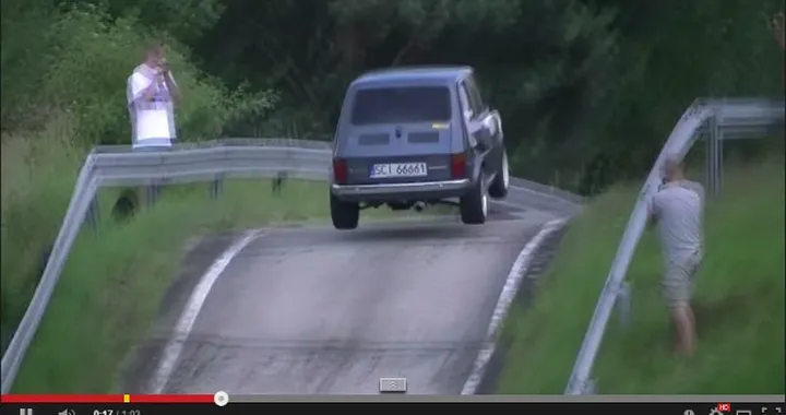 Sfreccia la Fiat 126 Rally motorizzata Honda CBR900RR [Video]