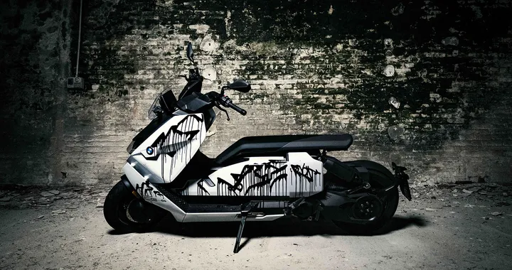 BMW CE 04, l'urban camouflage di Flycat