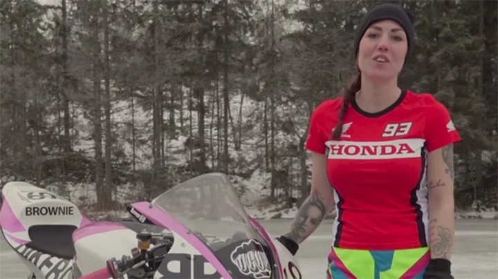 Marquez chi? Ecco la regina della neve! [Video]