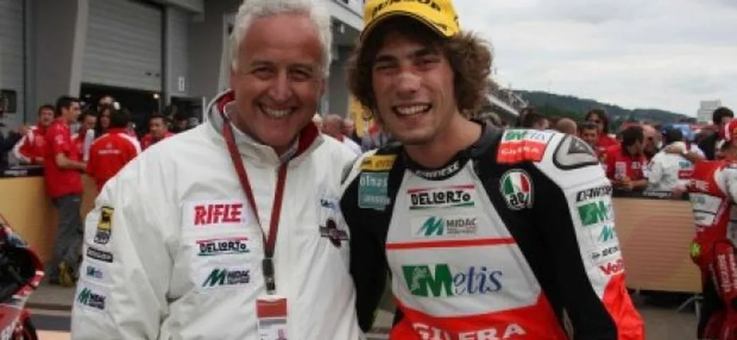 GP 250 al Sachsenring: 10a vittoria in carriera per Supersic in una gara condizionata dal maltempo