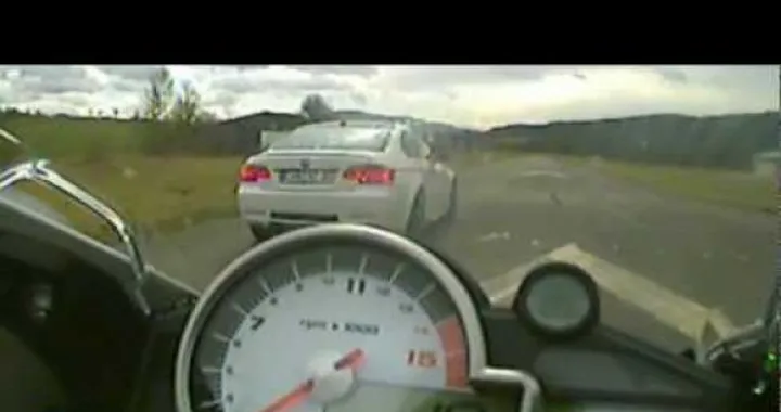 Video: BMW S1000RR vs BMW M3