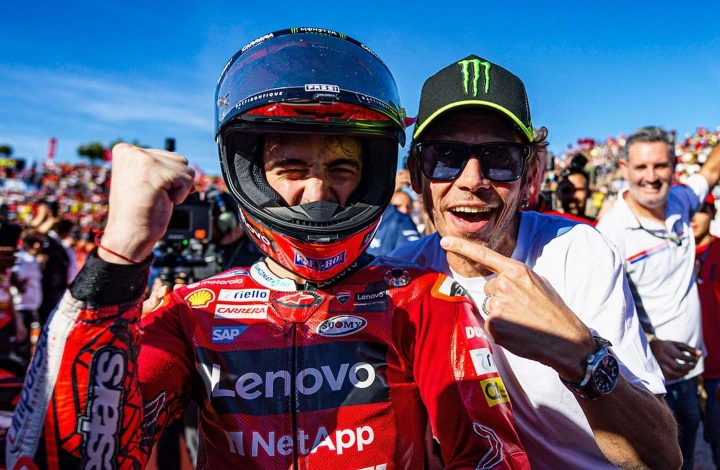 MotoGP Valencia: vince Rins, Bagnaia è Campione del Mondo!