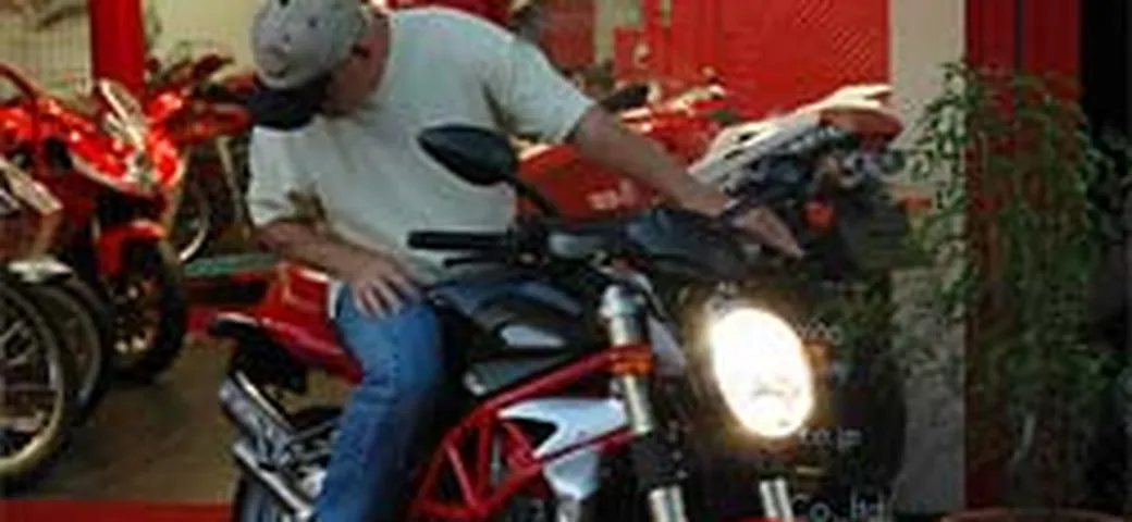 MV Agusta in SBK con kenny Roberts ?