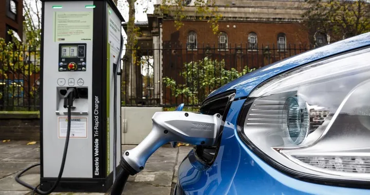 Legge di Bilancio 2022: l'auto elettrica resta un rebus