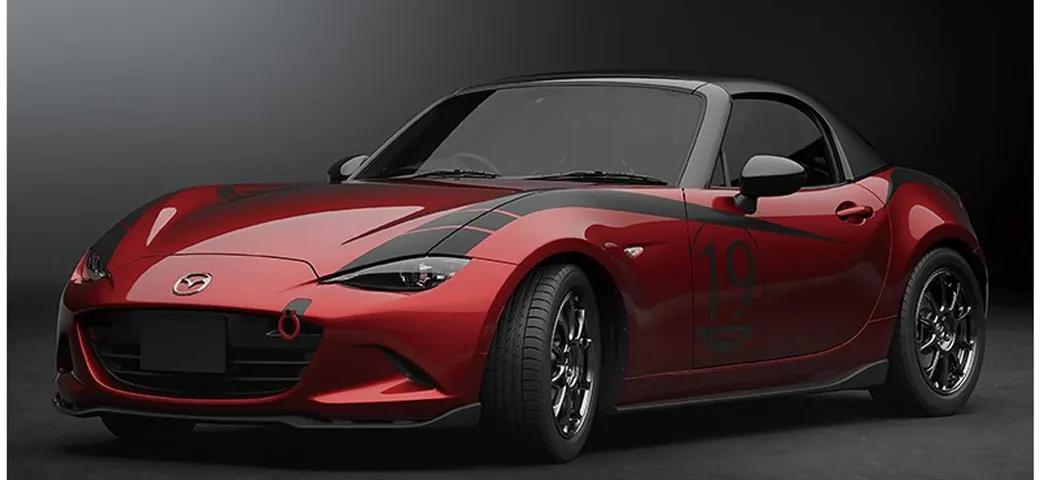 Mazda MX-5: nuovo look con tetto in carbonio