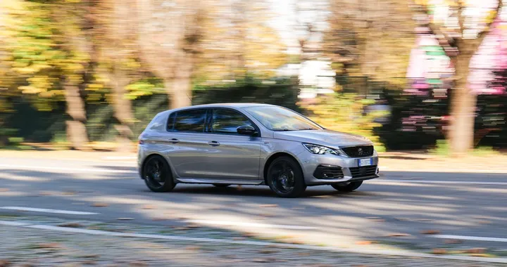 Peugeot 308 1.5 BlueHDi GT EAT8 2020: prima prova