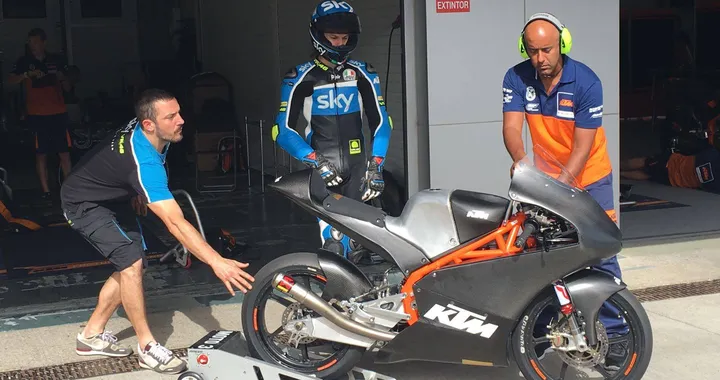 Moto3: Bulega, pilota di riferimento KTM per il 2017