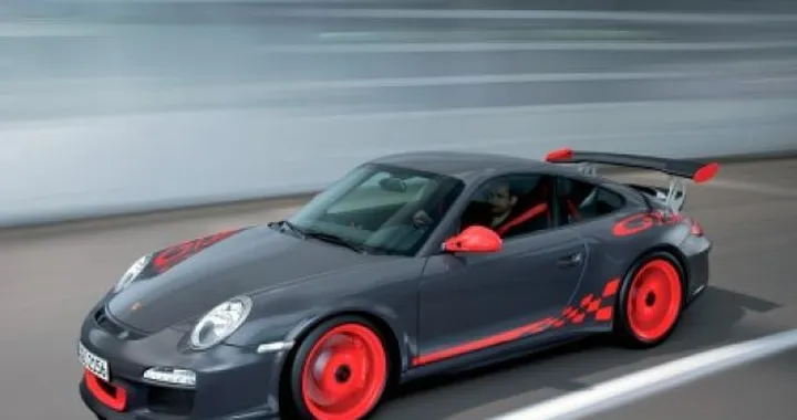 Porsche 911 GT3 RS restyling: giro del Nürburgring in 7'33"