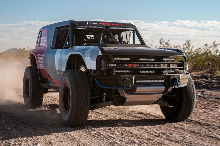 Ford anticipa il ritorno del Bronco per la Baja 1000 in California