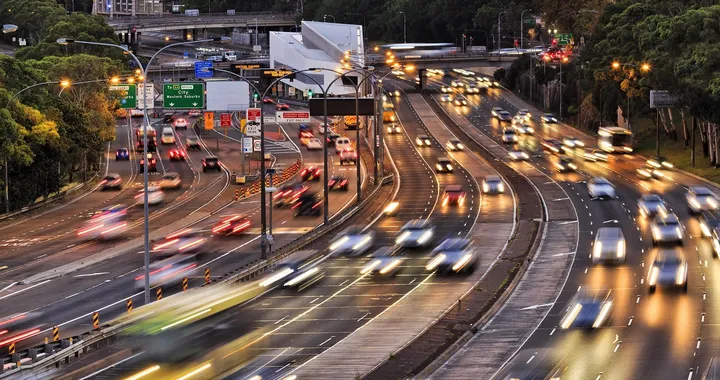 Il limite minimo di velocità: cosa dice il Codice della Strada e quali sono le sanzioni