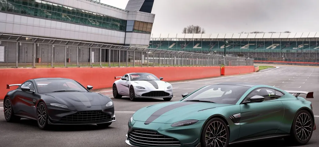 Aston Martin Vantage: allo studio la RS col motore V12?