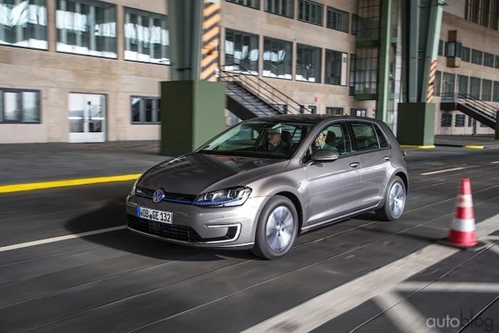 Volkswagen e-Golf: informazioni, prezzo e prova