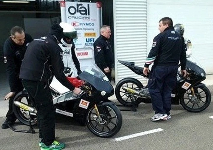 Moto3, ad Almeria super test per il Kymco Oral Cruciani Team con Fabio Di Giannantonio e Stefano Valtulini: 250 giri da … mondiale!
