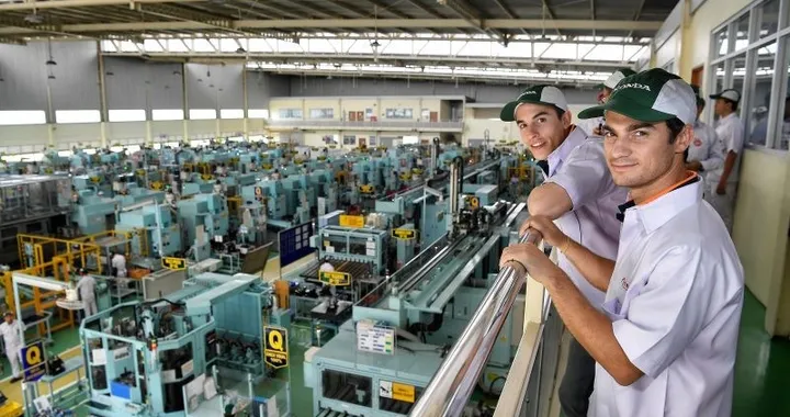 Marquez e Pedrosa in visita alla fabbrica Honda