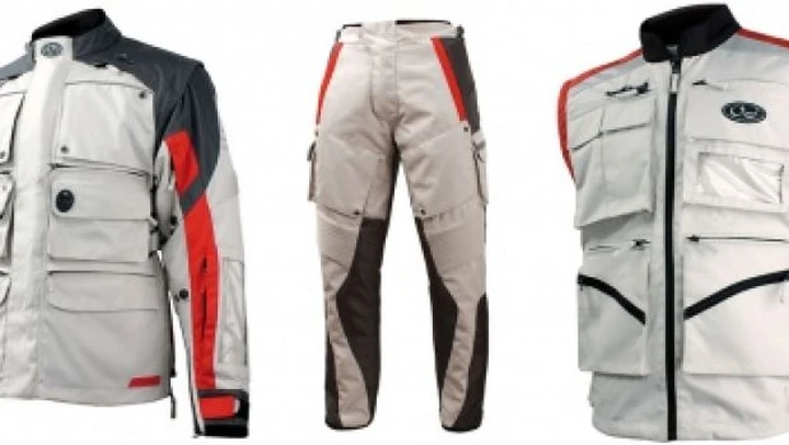 OJ Atmosfere Metropolitane presenta Desert, completo da enduro