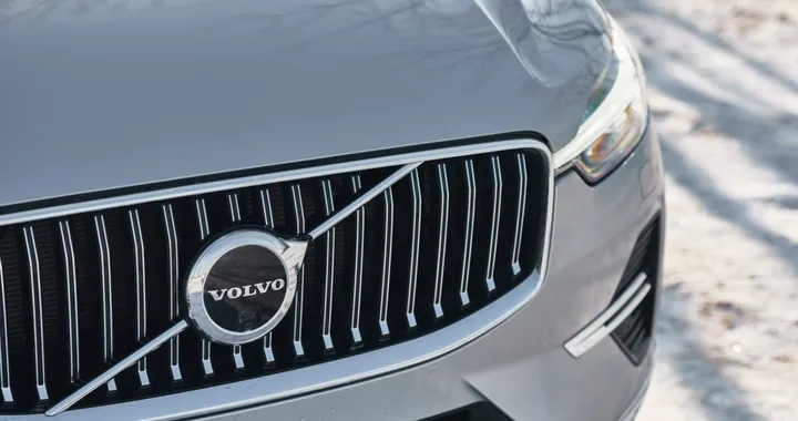 Il SUV che guida Federica Pellegrini, a prova di secondo figlio