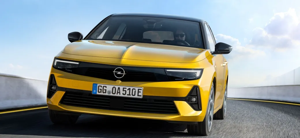 Opel Astra 2022: i prezzi e gli allestimenti della sesta generazione