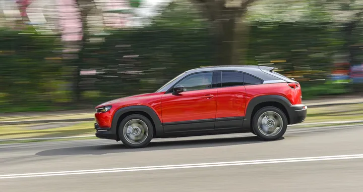 Mazda MX-30: la prova su strada