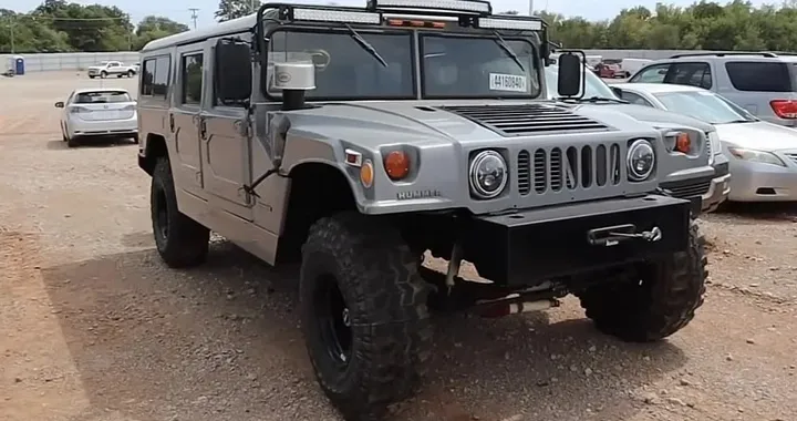 Hummer H1 all’asta, ma qualcosa non torna: un inganno ben celato
