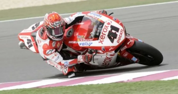 WSBK a Valencia: Haga vs Spies, Fabrizio a caccia del podio