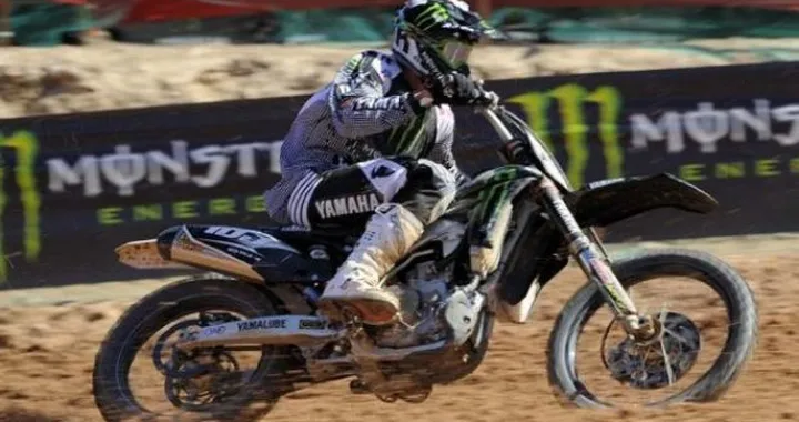 Motocross: Frossard vince il GP di Francia seguito da uno scatenatissimo Cairoli