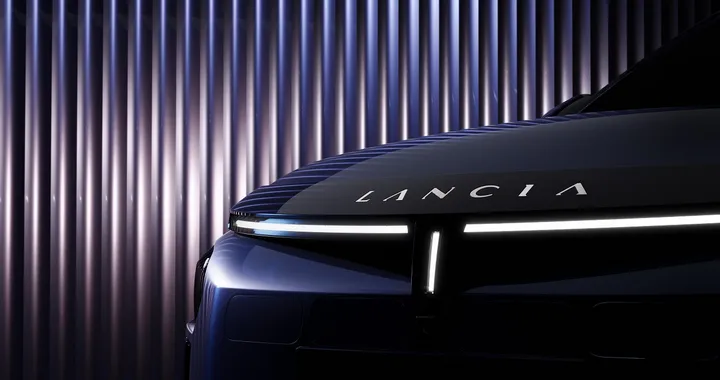 Nuova Lancia Ypsilon: ecco la prima immagine ufficiale del suo frontale