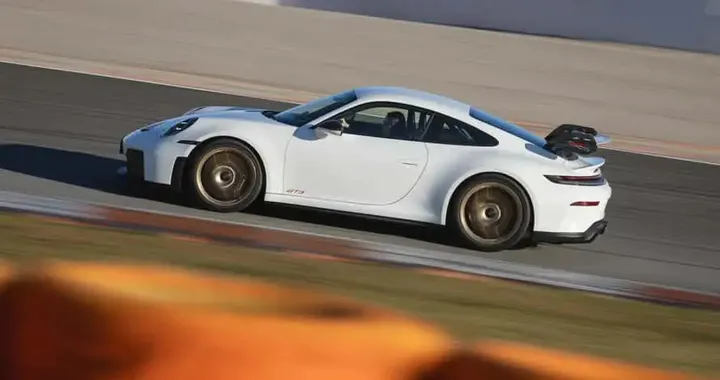Porsche 911 GT3, il futuro è in bilico: il mito aspirato può cedere al turbo