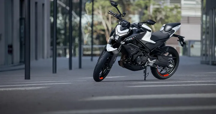 CFMoto 450NK: debutta in Italia la nuova naked di fascia media [FOTO]