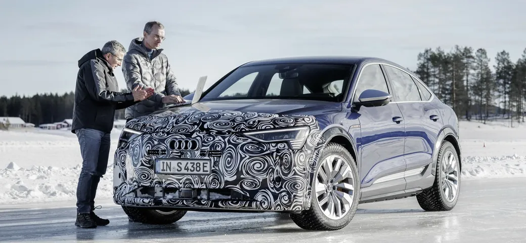 Audi e-tron Sportback 2023: le foto spia ufficiali del restyling