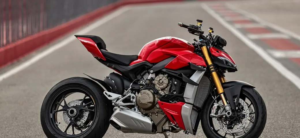 Ducati Streetfighter V4 e V4 S: richiamo per un difetto al volano