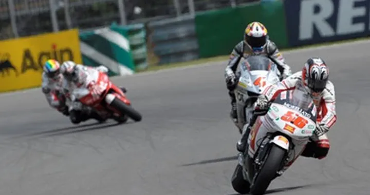 Quarto Nakano al debutto sulla RC212V ufficiale