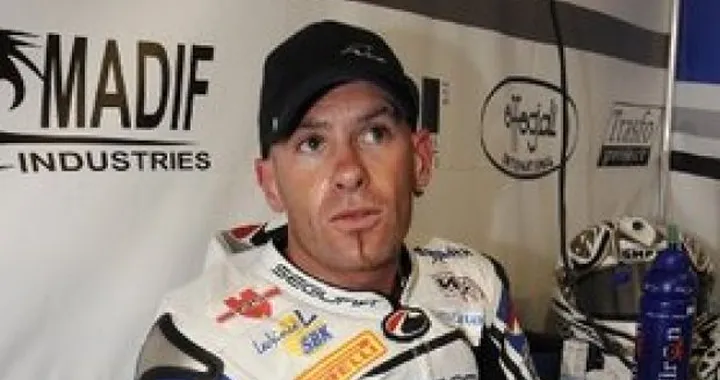 Regis Laconi in recupero, parla e si allena con la cyclette e nuoto