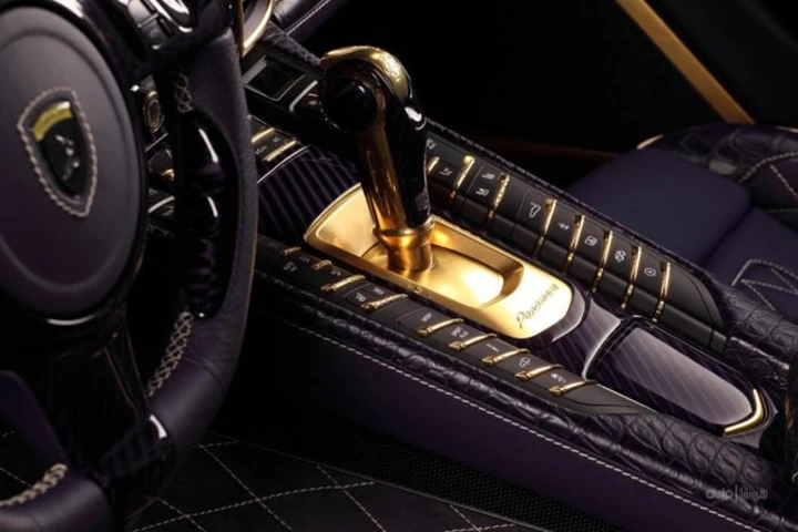 Porsche Panamera Stingray GTR: l'ammiraglia con gli interni d'oro