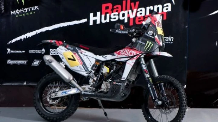 Husqvarna alla Dakar 2012 con 5 TE 449 RR by Speedbrain