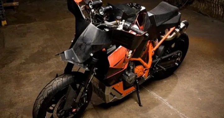 Special: KTM Super Duke R SuperSpinne