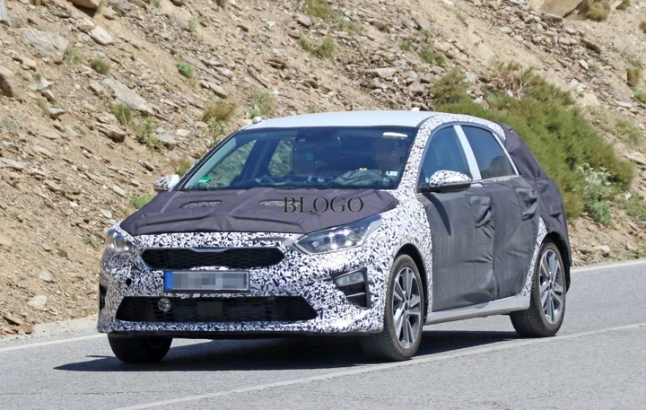 Kia Cee'd 2018: nuove foto spia degli interni