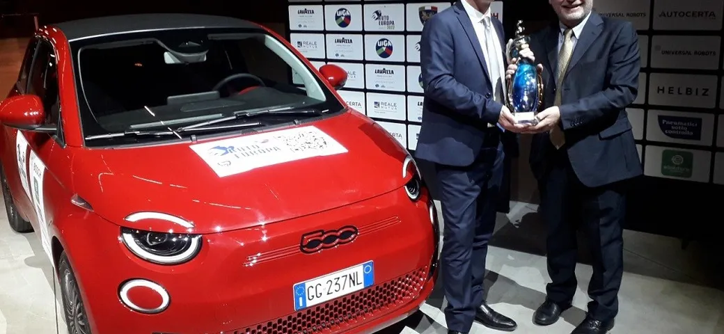 Fiat Nuova 500 elettrica: è Auto Europa 2022