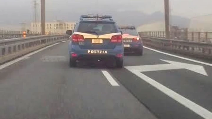 Paura in superstrada, ottantenne contromano semina il panico